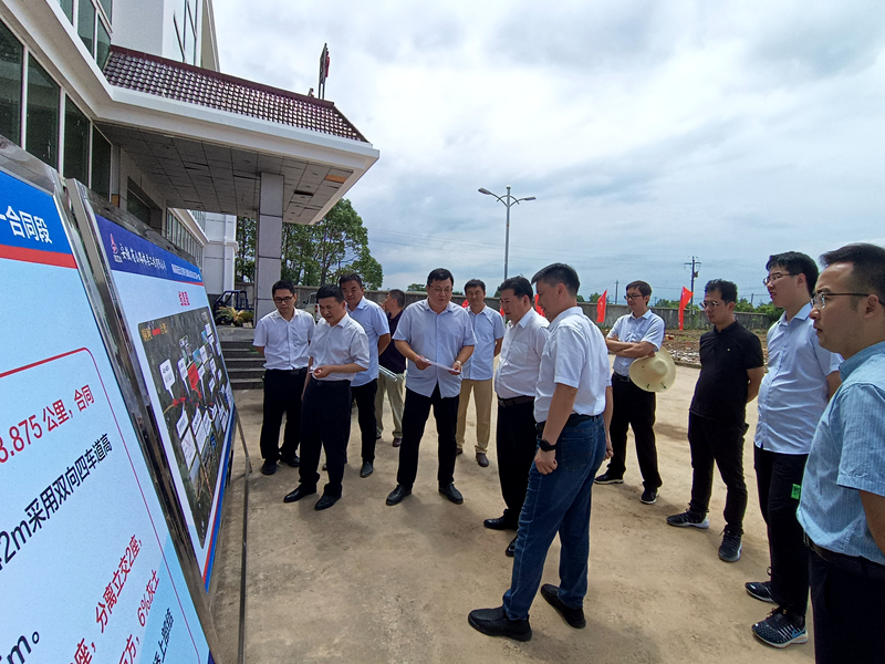 省鐵投公司副總經(jīng)理、蕪銅公路公司、皖江公司董事長(zhǎng)劉允超一行到銅商高速項(xiàng)目調(diào)研指導(dǎo)工作1